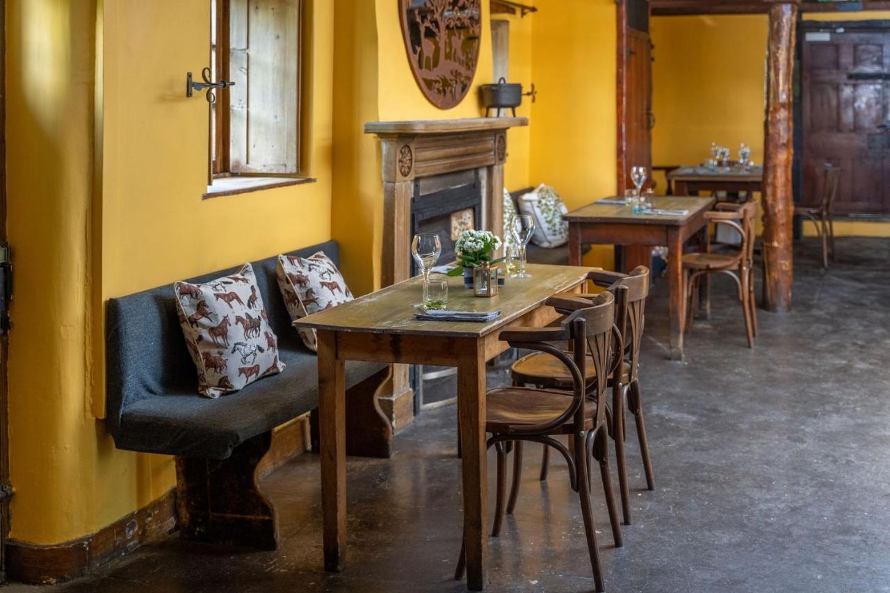Rising Sun Pub, Restaurant And Rooms Lacock Exterior photo